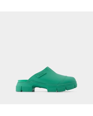 Groene muiltjes van gerecycled rubber