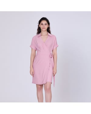 Wikkel minimalistische kleding en Italiaanse kraag