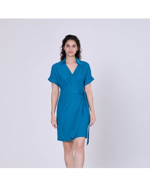 Wikkel minimalistische kleding en Italiaanse kraag