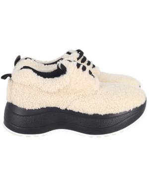 Celine Levering Schapenvacht Platform Sneakers in Crème Wol