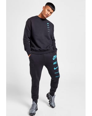 Nike Sportswear Standard Issue Heren Crew Trainingspak in Zwart