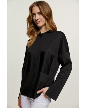 Zwart shirt met zakdetail