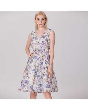 Mouwloze thee-organza-jurk met bloemenprint
