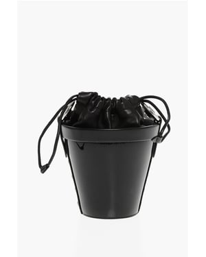 Zwarte leren bucketbag met verstelbare schouderband