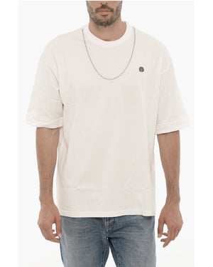 T-shirt met ronde hals, afneembare ketting en logoborduursel in het wit