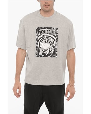 Bedrukt AQUARIUS THE HUMANITARIAN T-shirt met ronde hals in grijs