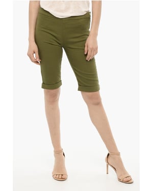 Shorts met omslag en gouden sluiting in groen