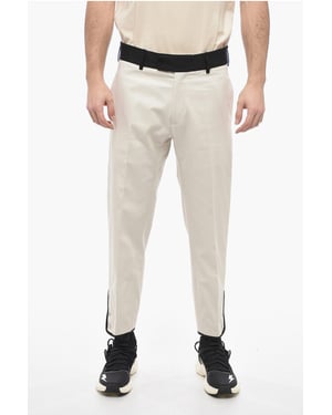 Slim Fit TOM-broek van katoenen keperstof met contrasterende tailleband in beige