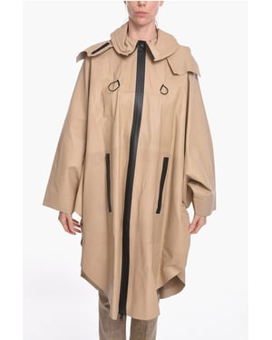 Regenjas van leer met vleermuismouwen in beige