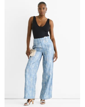 Broek met blauwe gesp
