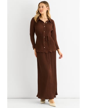 Chocoladekleurige plissé maxi-rok met elastische tailleband
