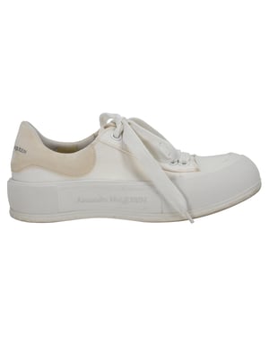 Alexander McQueen Deck Skate Plimsoll Veter Sneakers in Witte Canvas