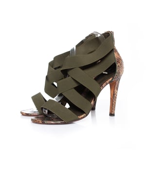 Sergio Rossi Python sandalen met elastische bandjes.