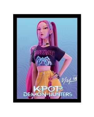 K-Pop Demon Hunters Mira Gecadreerde Poster (Roze/Blauw)