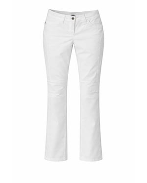Nauwsluitende witte broek met subtiele details op de knieën