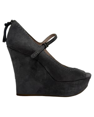 Miu Miu Mary Jane pumps met open neus en sleehak in grijs suède