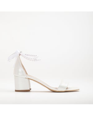 Illy Laag Block Hak Sandalen with Pearls