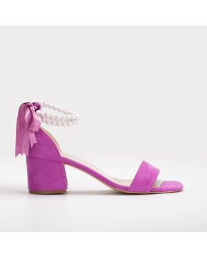 Illy Laag Block Hak Sandalen with Pearls