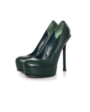 Yves Saint Laurent, groene leren Tribtoo platformpumps.