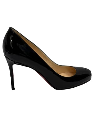 Christian Louboutin Fifi pumps in zwart lakleer
