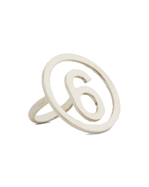 6 Logo Ring