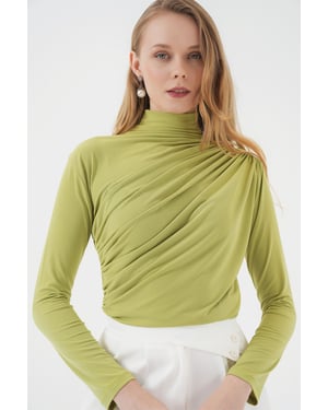 Aansluitende colblouse met drapeer-detail