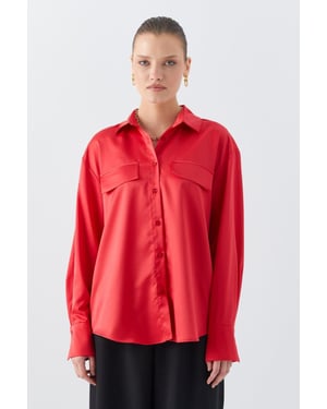 Satin Knopblouse met Pocketdetail