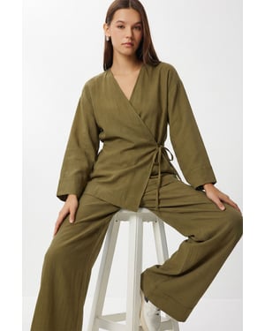 Hoge Taille Wijde Broek & V-Hals Blouse met Strikdetail Set