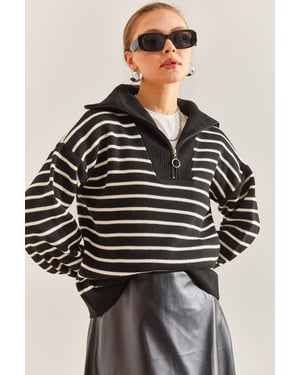 Gestreepte Boxy Crop Trui met Ritskraag