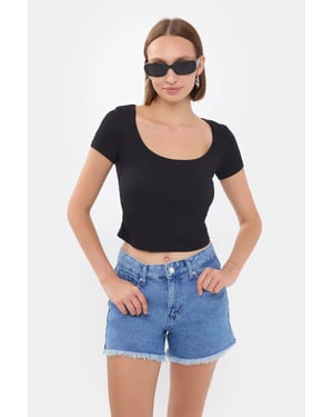Scoop Nek Crop Top