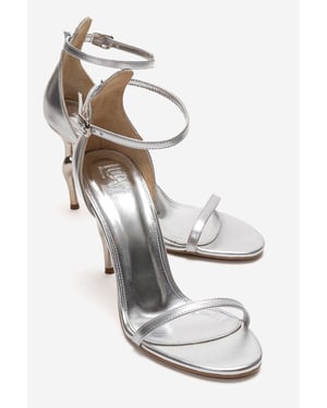Yelena Pump met Enkelbandje en Stilettohak