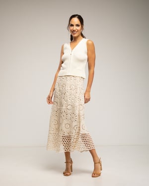 Midi-rok van gehaakt materiaal met elastische taille (o "Midi-crochetrok...")