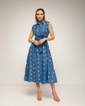 Midi tencel-blousejurk met borduursels, een uitlopende pasvorm en een riem