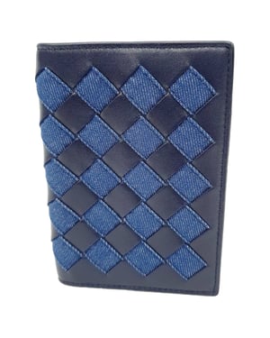 Bottega Veneta Intrecciato Kleine Bi-Fold Portemonnee in Marineblauwe Denim en Leder