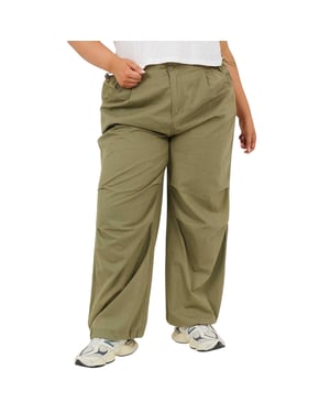 Brave Soul Dames/Dames Plus Cargo Broek (Kaki Groen)
