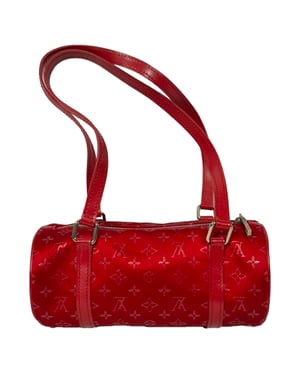 Louis Vuitton Mini Papillon Barrel Schoudertas in Rode Satijn