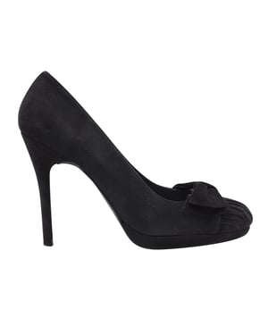Stuart Weitzman hakken met strikdetail in zwart suède