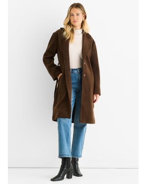 Lang model jasje met riem en chocoladekleurig chevronpatroon