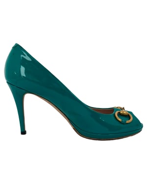 Gucci New Hollywood Horsebit Peep Toe Pumps in turquoise lakleer