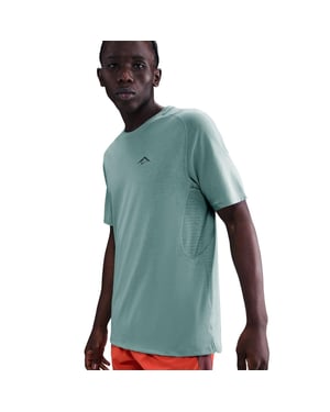Nike Trail Solar Chase Dri-FIT T-shirt voor heren (Kanon/Zwart)