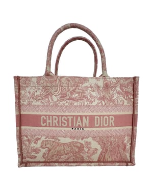 Dior Medium Book Tote Toile de Jouy geborduurde tas in roze canvas