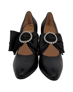 Gucci Elaisa pumps met strikdetail en kristallen versiering in zwart leer