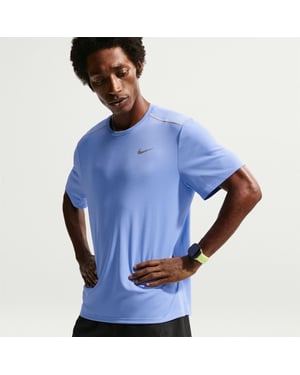 Nike Heren T-shirt Miler met Swoosh en reflecterende details (Lichtblauw)
