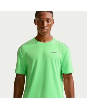 Nike Heren T-shirt Miler met Swoosh en reflecterende details (Groen/zilver)