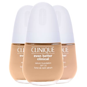 Clinique Even Better Clinical Serum Foundation met SPF20 voor een vlekkeloze teint.