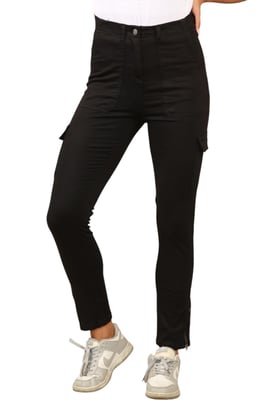 MYT Dames Cargo Chino Enkel Grazer Broek in Zwart
