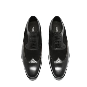 Herenschoen met klassieke sierstiksels Zakelijke schoenen Glad leer Lage schoenen Zwart