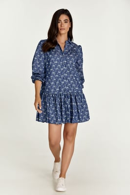 Indigo bloemenjurk met knopen
