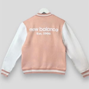 New Balance Varsity-bomberjack voor dames in roze