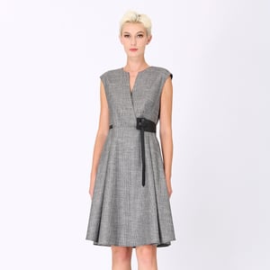 Trapeze -jurk met kruiseffect